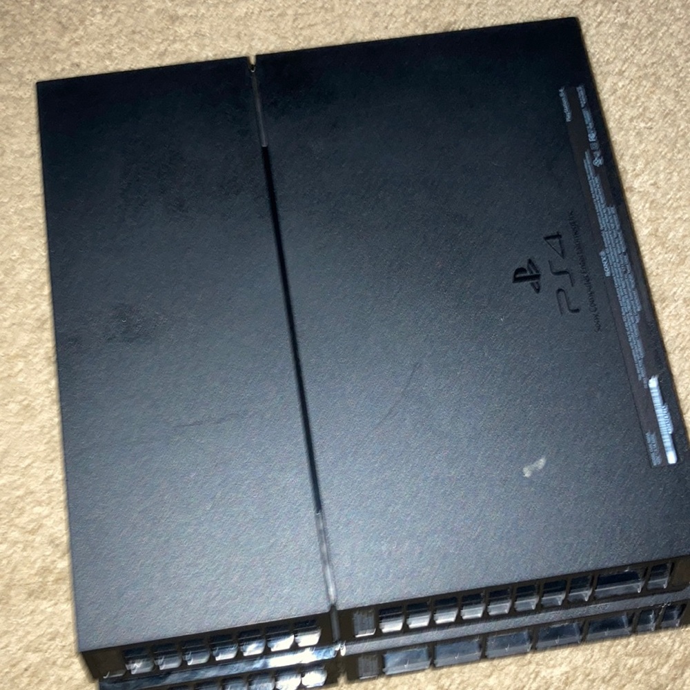 Playstation 4 - Picture 4 of 4